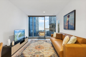 Stunning City Views and Best CBD Location w Pool